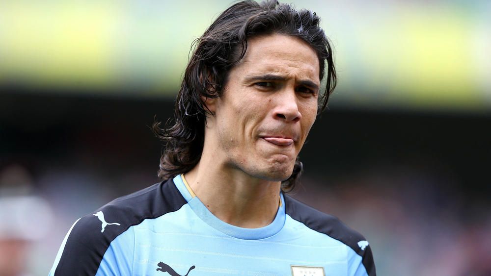 PSG star Cavani limps off for Uruguay in Dublin | FourFourTwo