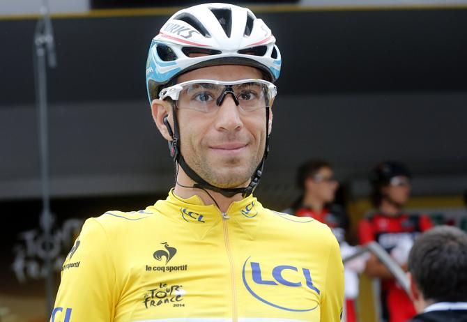Vincenzo Nibali (Astana) heads to the stage 7 start line
