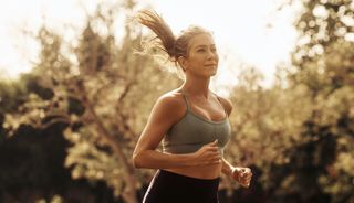 Collagen supplements: actress Jennifer Aniston on a run