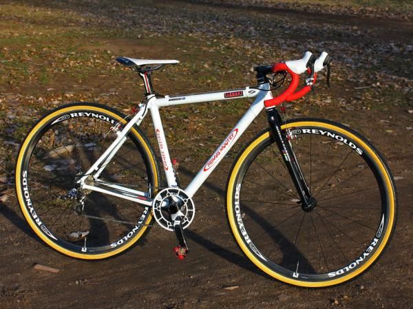 Amy Dombroski (Schlamm p/b Clement and Primus Mootry) will finish out the 'cross season on a custom-built Primus Mootry.