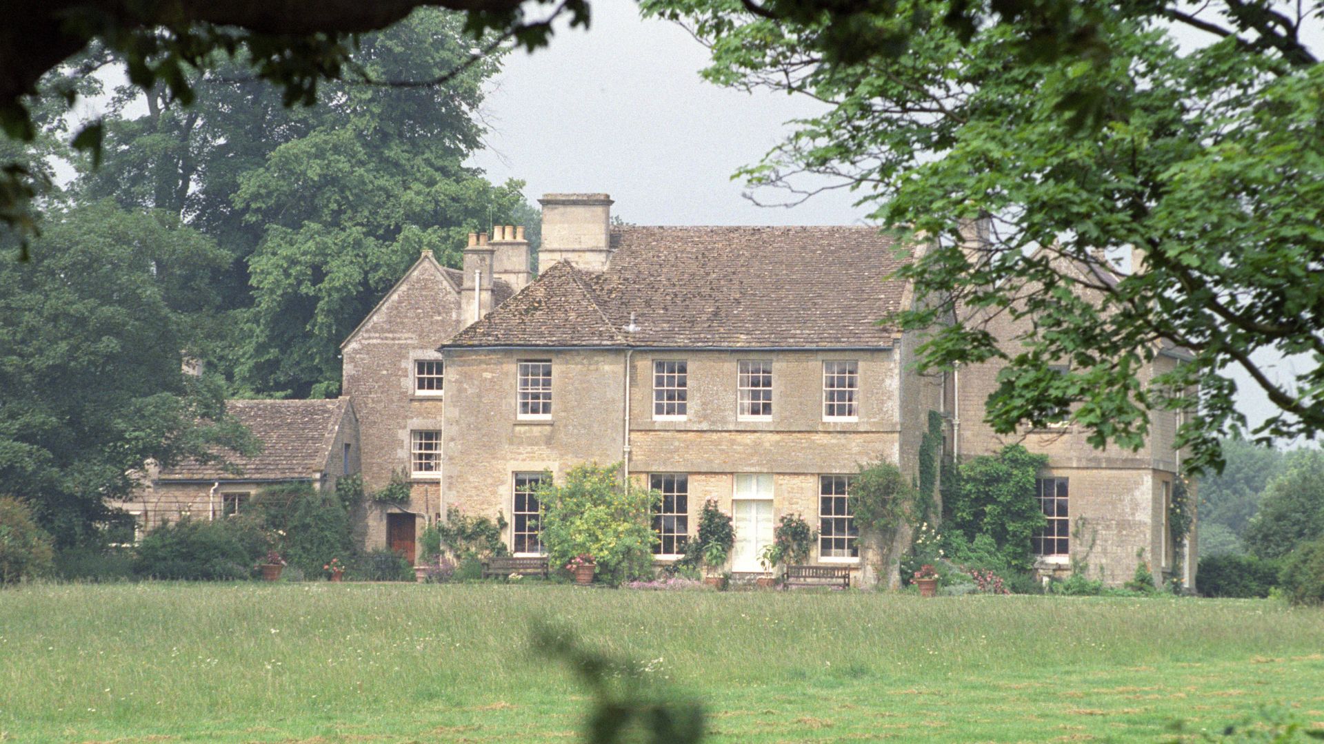 Middlewick House