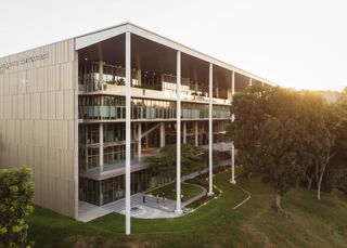 School of Design and Environment by Serie Architects