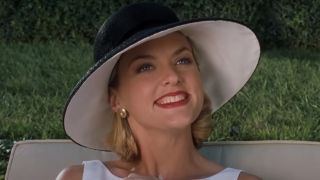 Elaine Hendrix as Meredith Blake in a hat in The Parent Trap