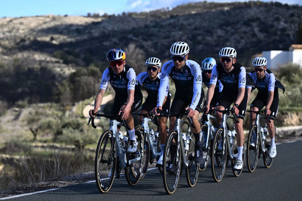 Tom Pidcock and Matteo Badilatti leading the 2025 Q36.5 squad on a training ride in Spain last week