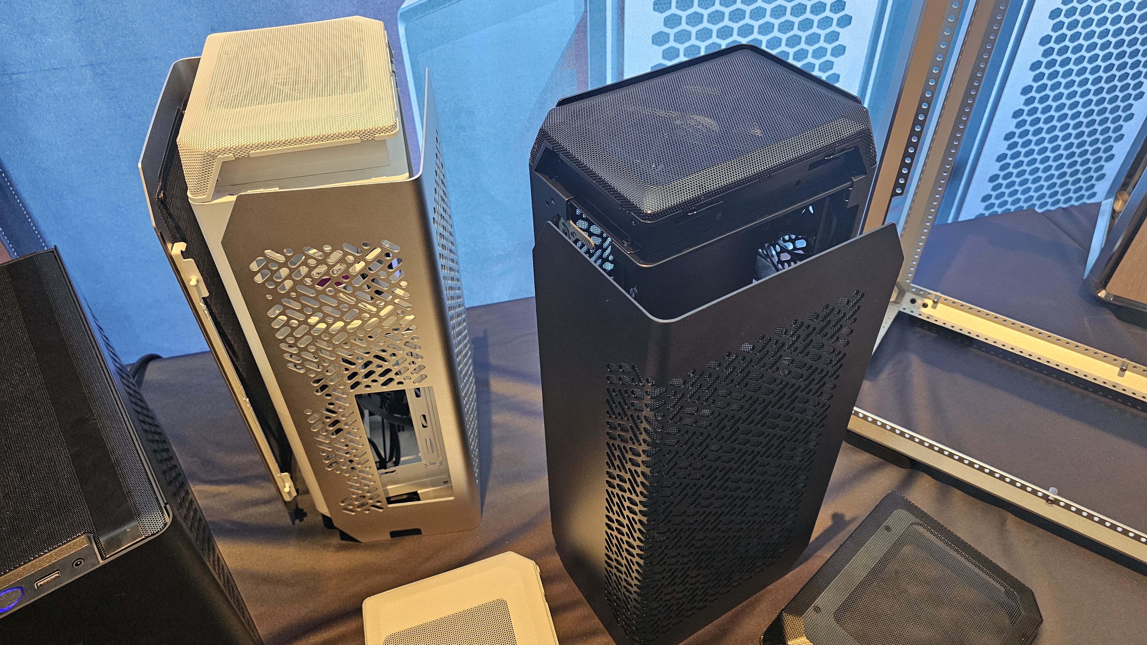 Cooler Master MasterFrame PC Cases