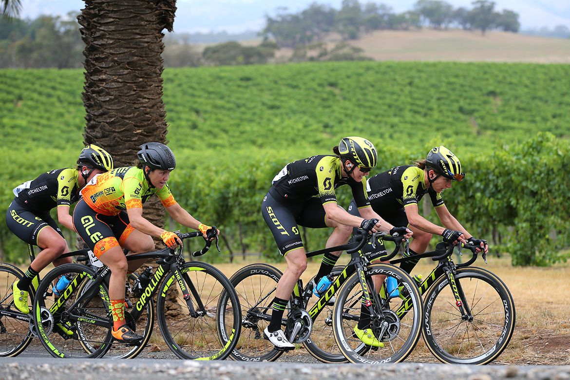 Mitchelton Scott put the hammer down