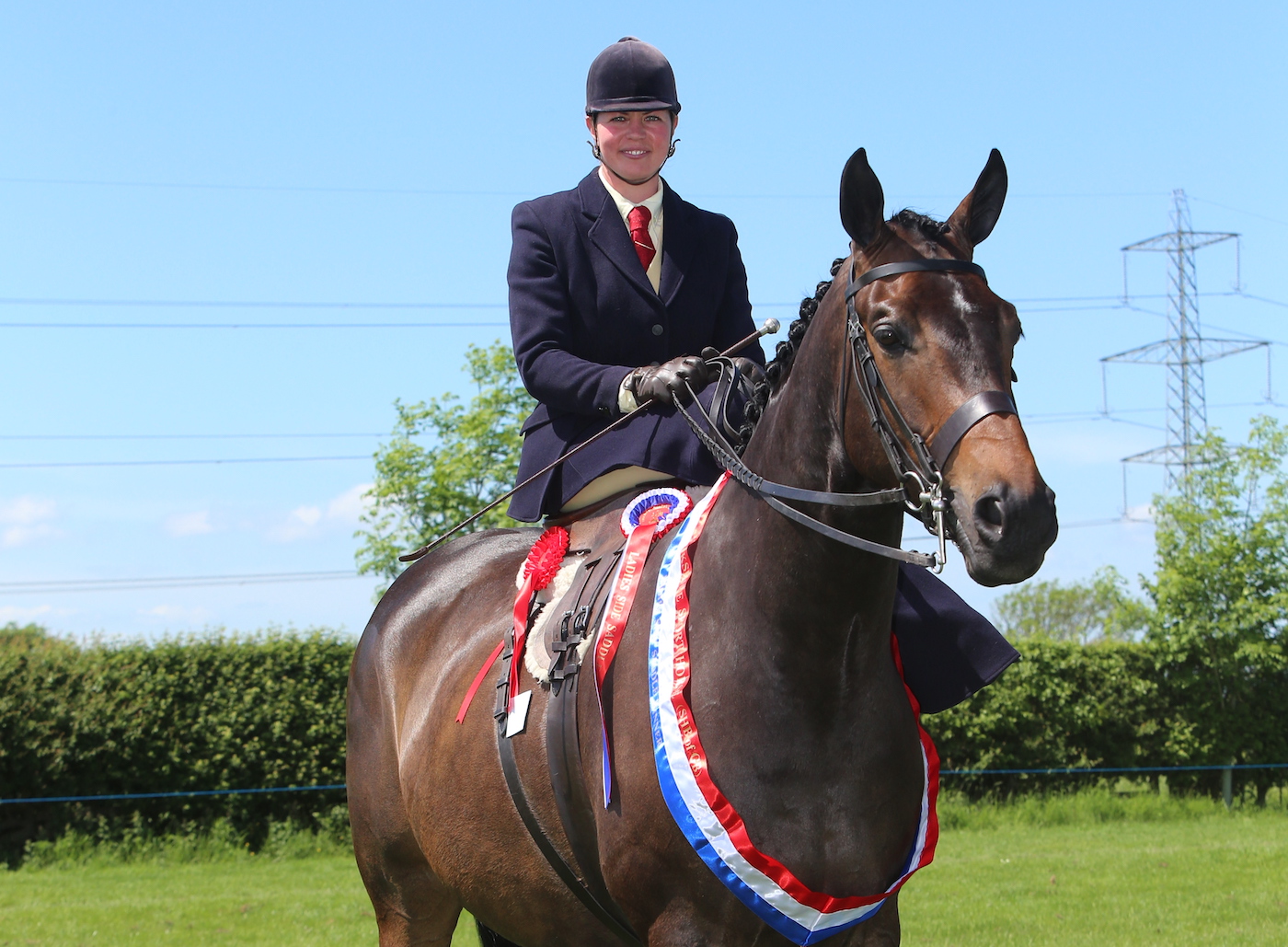 Jenna Tyldesley and Rehy Horizon in ladies' show horse class