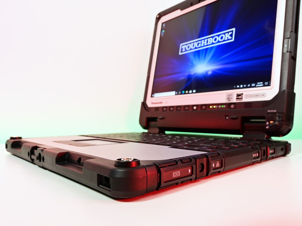 Panasonic Toughbook 33 2021 Side