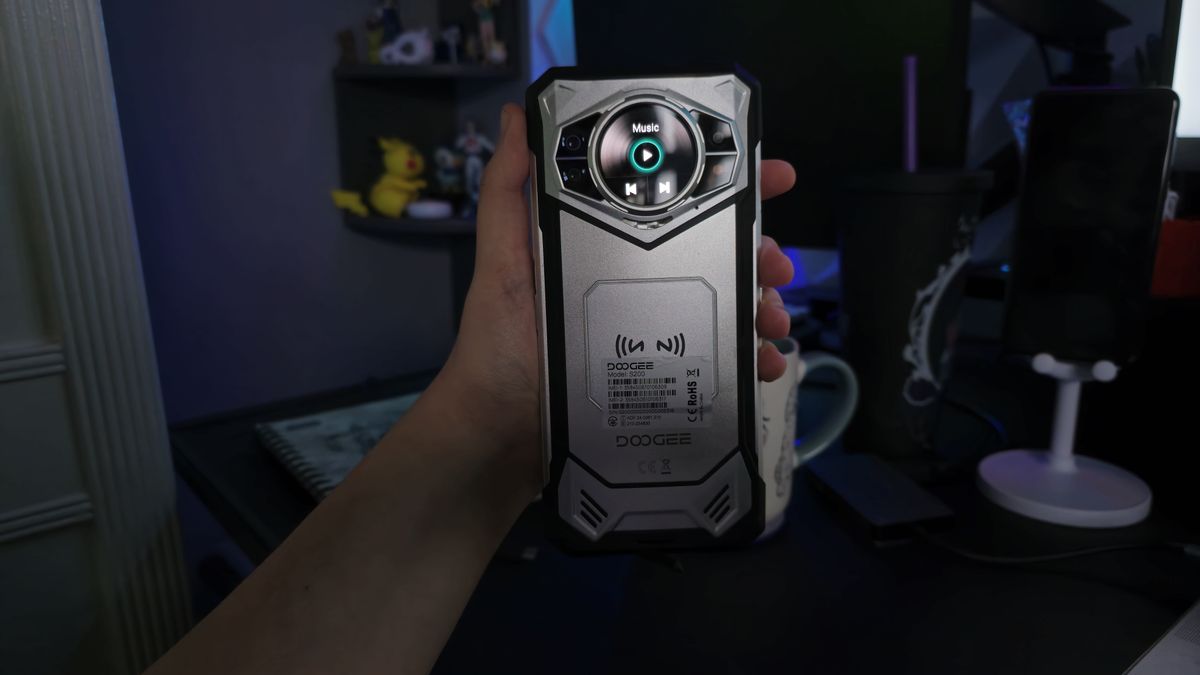 Doogee S200 hands-on