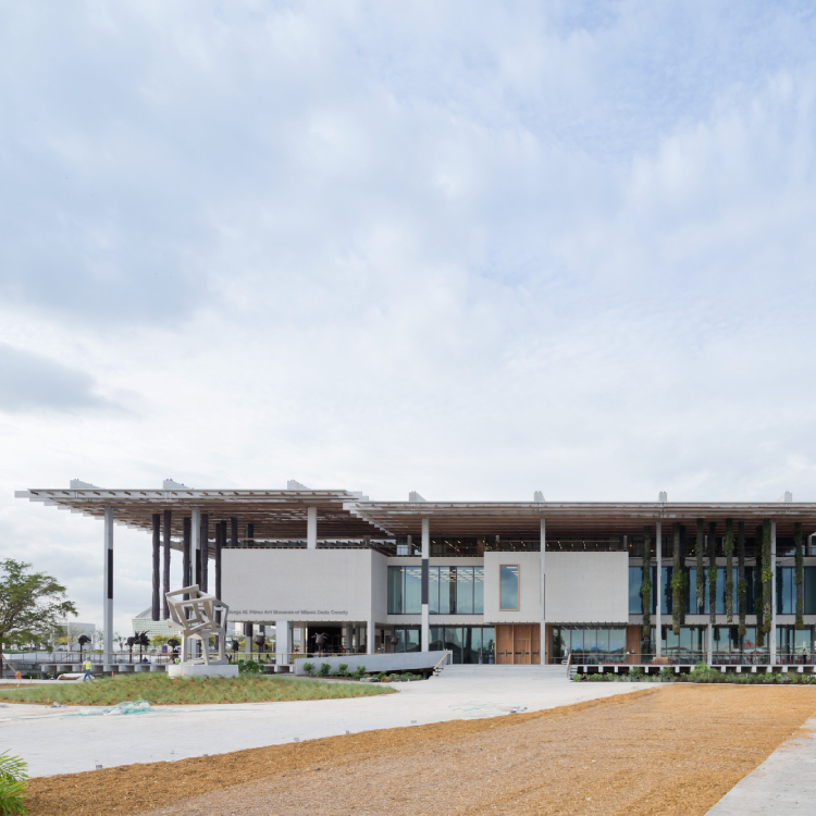 miami guide nina johnson