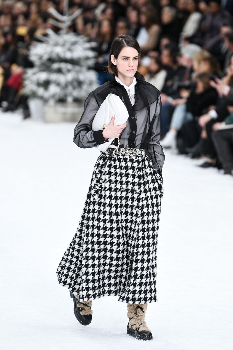 Karl Lagerfeld's Last Chanel Show is a Snowy Winter Wonderland | Marie ...