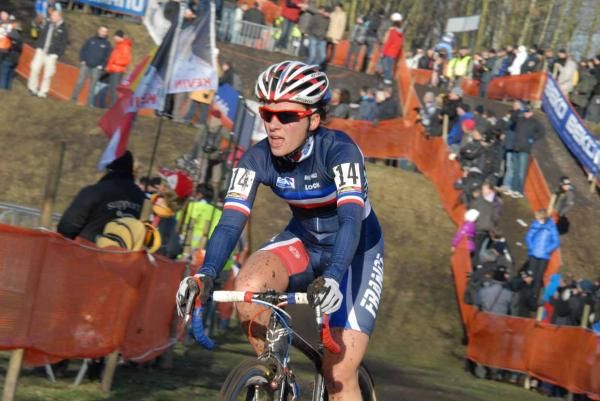 There was no shortage of support for Caroline Mani (France) on the circuit in Li&eacute;vin.