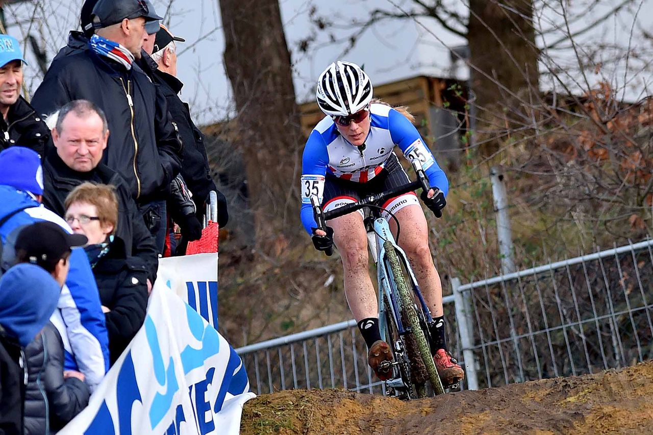 Katie Compton chasing
