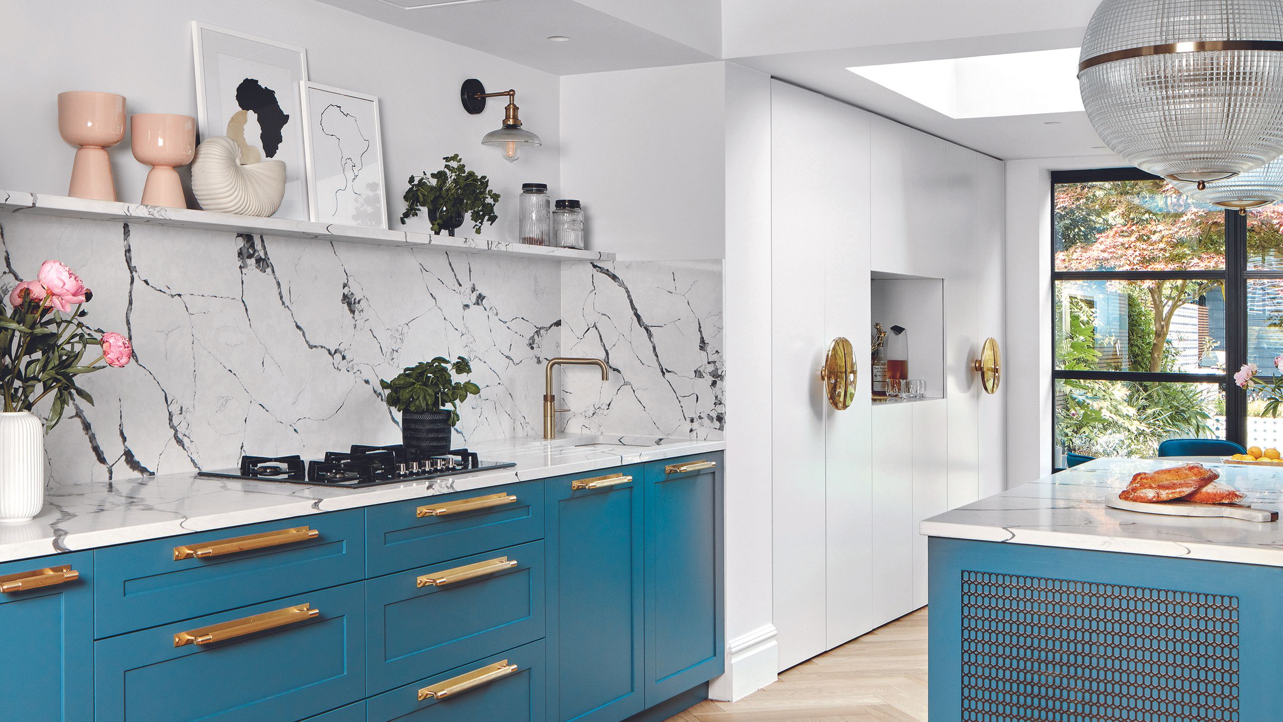 How to style open shelving in a kitchen - 8 tips from design pros ...
