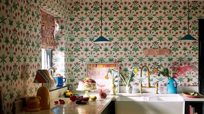 Zoning a room with wallpaper Floral wallpaper in a kitchen