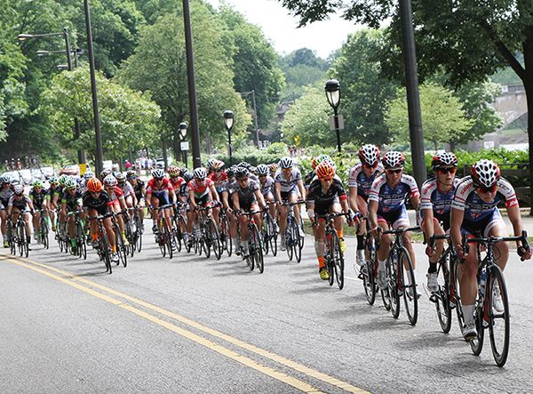 Team Twenty 16 p/b Sho-Air drive the field.
