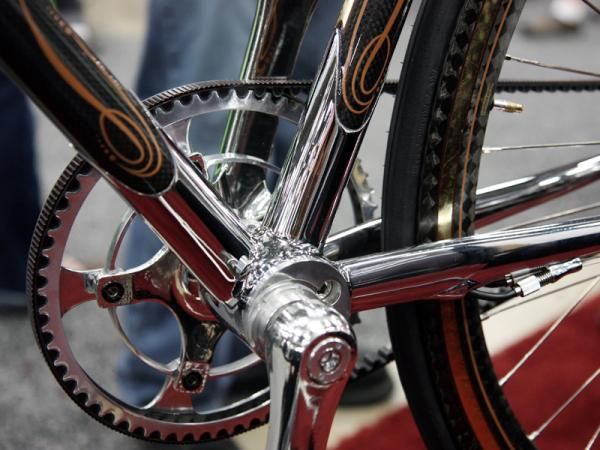 Belt tension on the Krencker is adjusted via the eccentric bottom bracket.