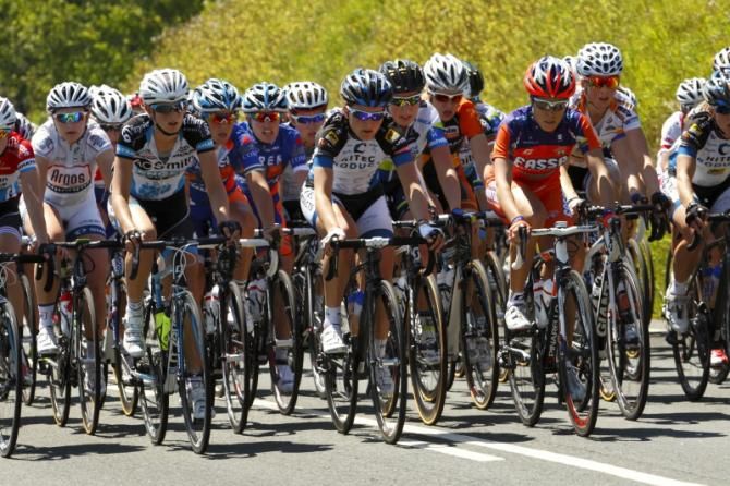 Maaike Polspoel (Sengers Ladies Cycling Team), Elisa Longo Borghini (Hitec Products) and Elena Berlato (Fassa Bortolo) at the front