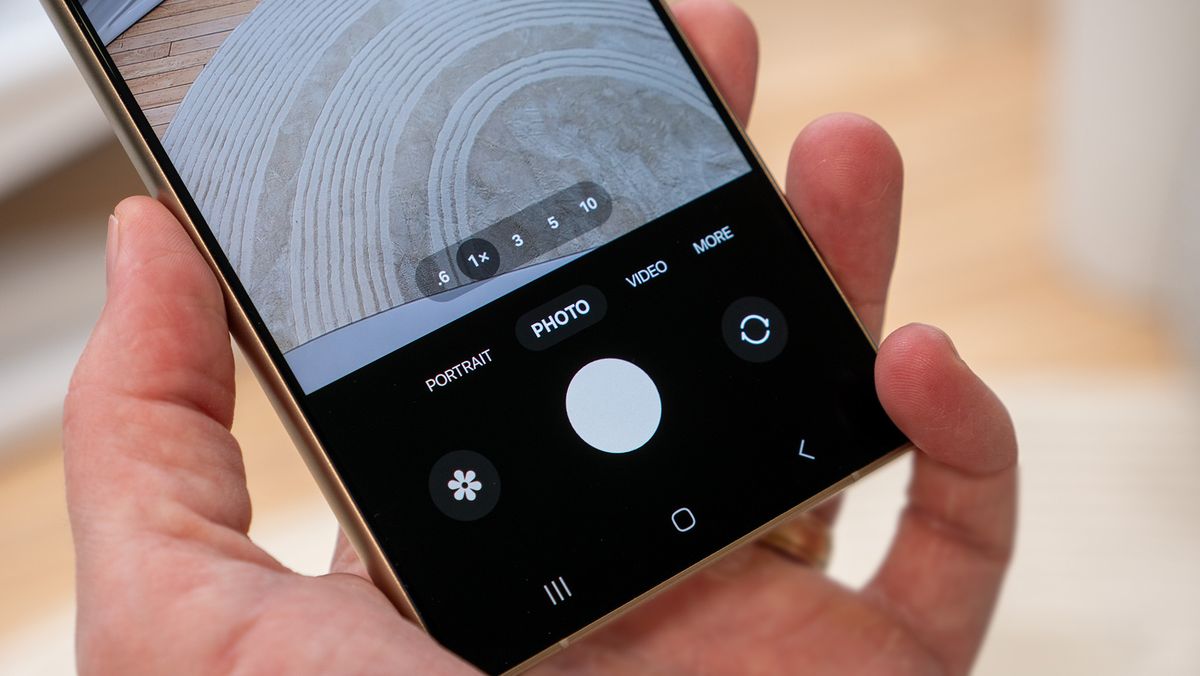 These One UI 6.1 camera features are coming to older Galaxy phones ...