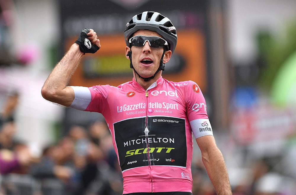 Simon Yates (Mitchelton-Scott) wins stage 15 at the Giro d'Italia