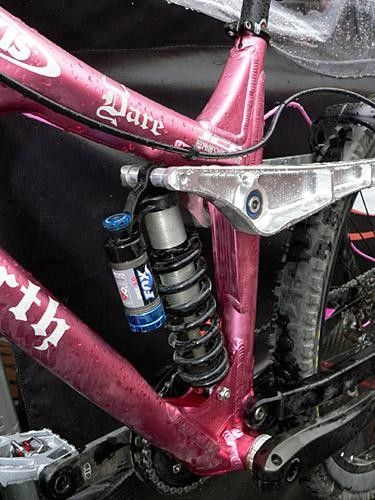 Ellsworth is working directly with Fox Racing Shox to dial in the suspension performance on the new Dare.