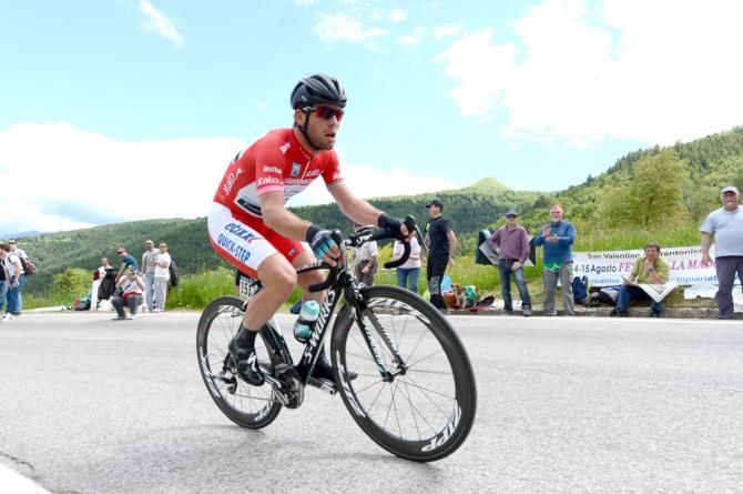 Mark Cavendish (Omega Pharma-Quick Step) held onto his red jersey