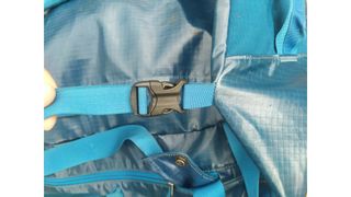 Strap buckles on the Patagonia Black Hole Duffel
