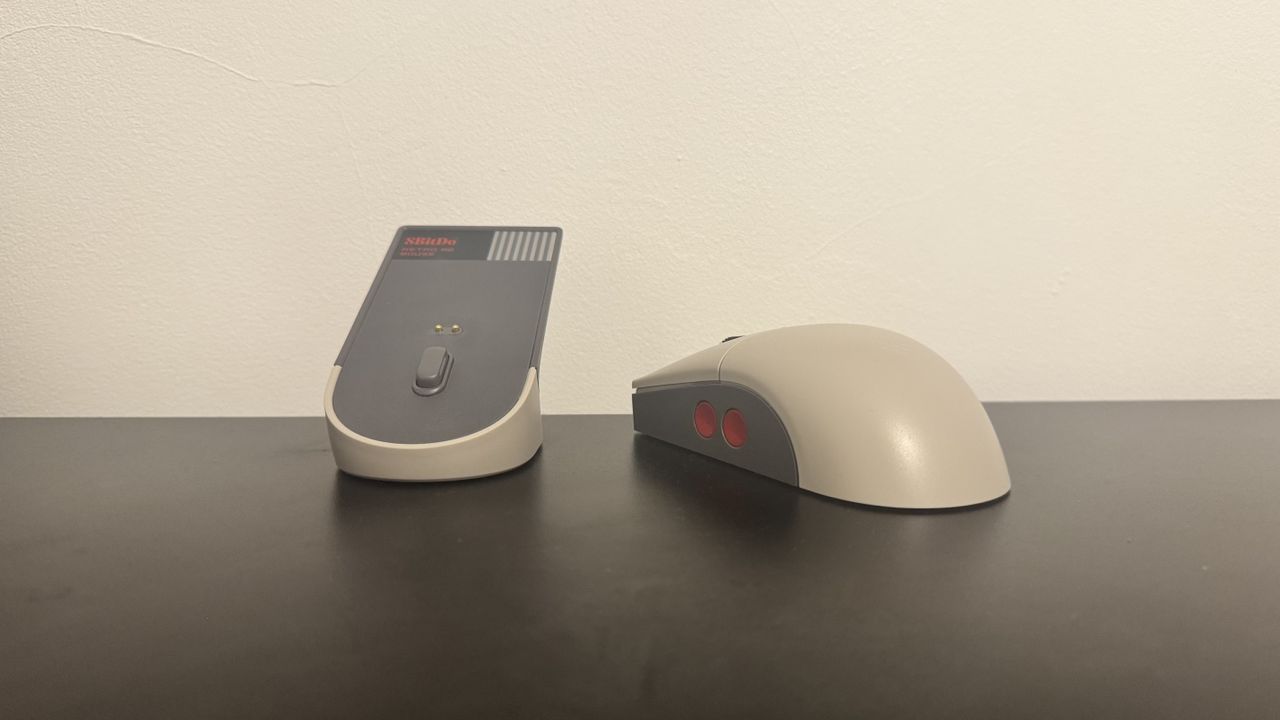 8BitDo Retro R8 gaming mouse