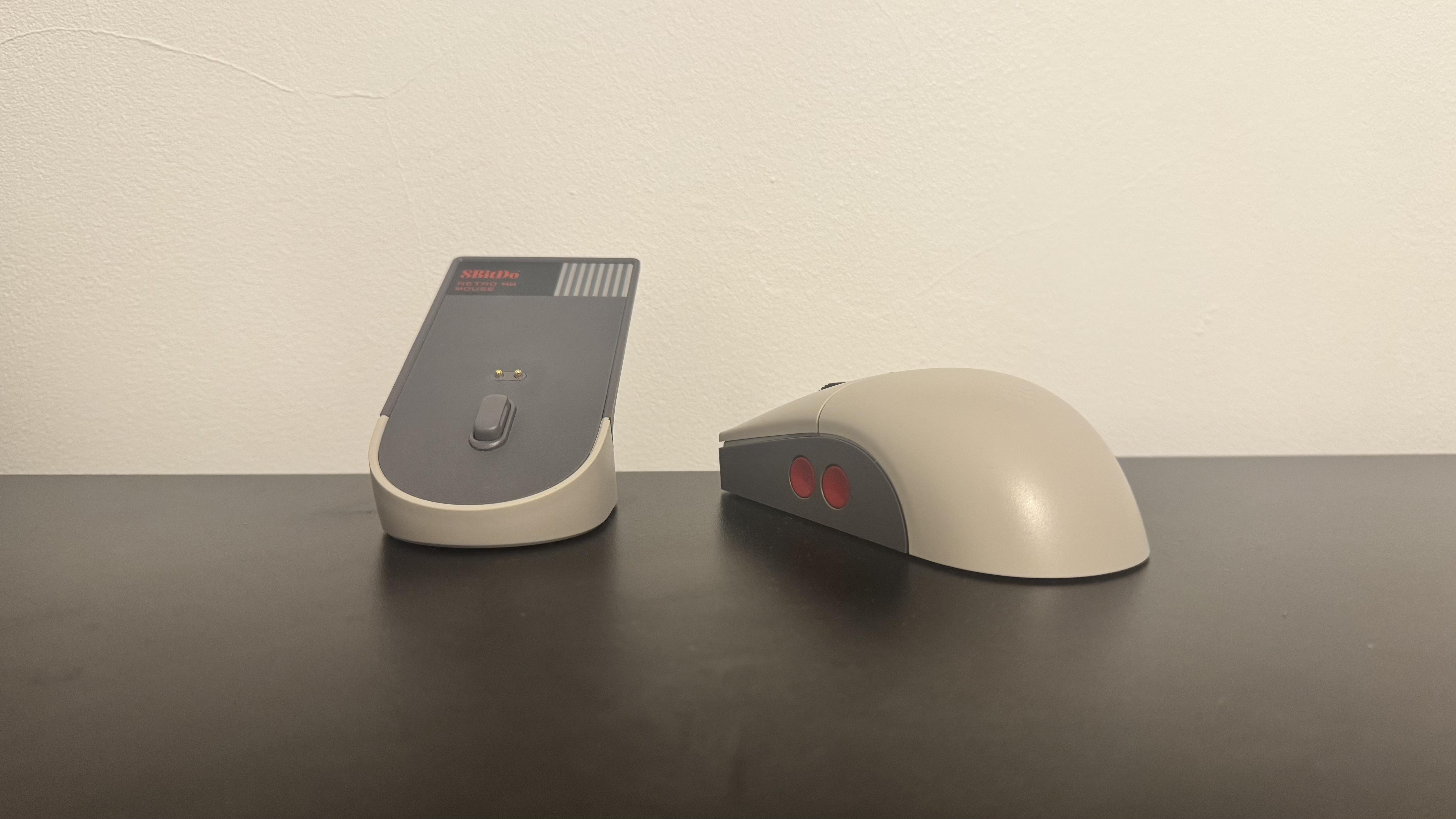 8BitDo Retro R8 gaming mouse