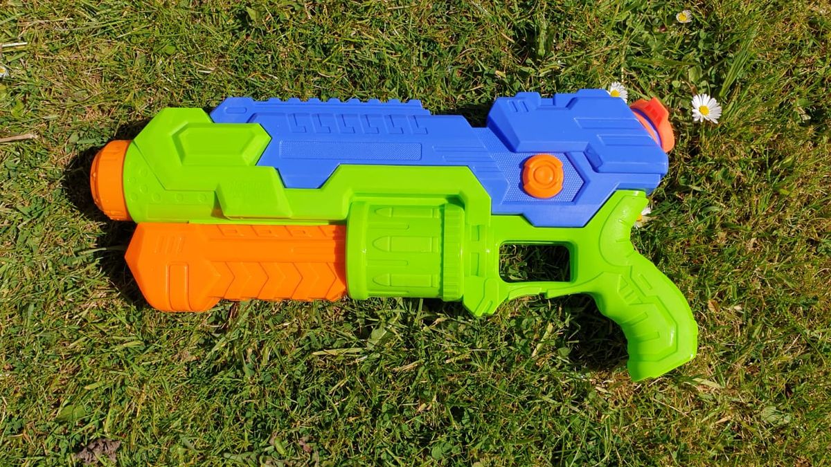 Joyin 2 Pack Water Pistols review: Water lot of fun for a low price | T3