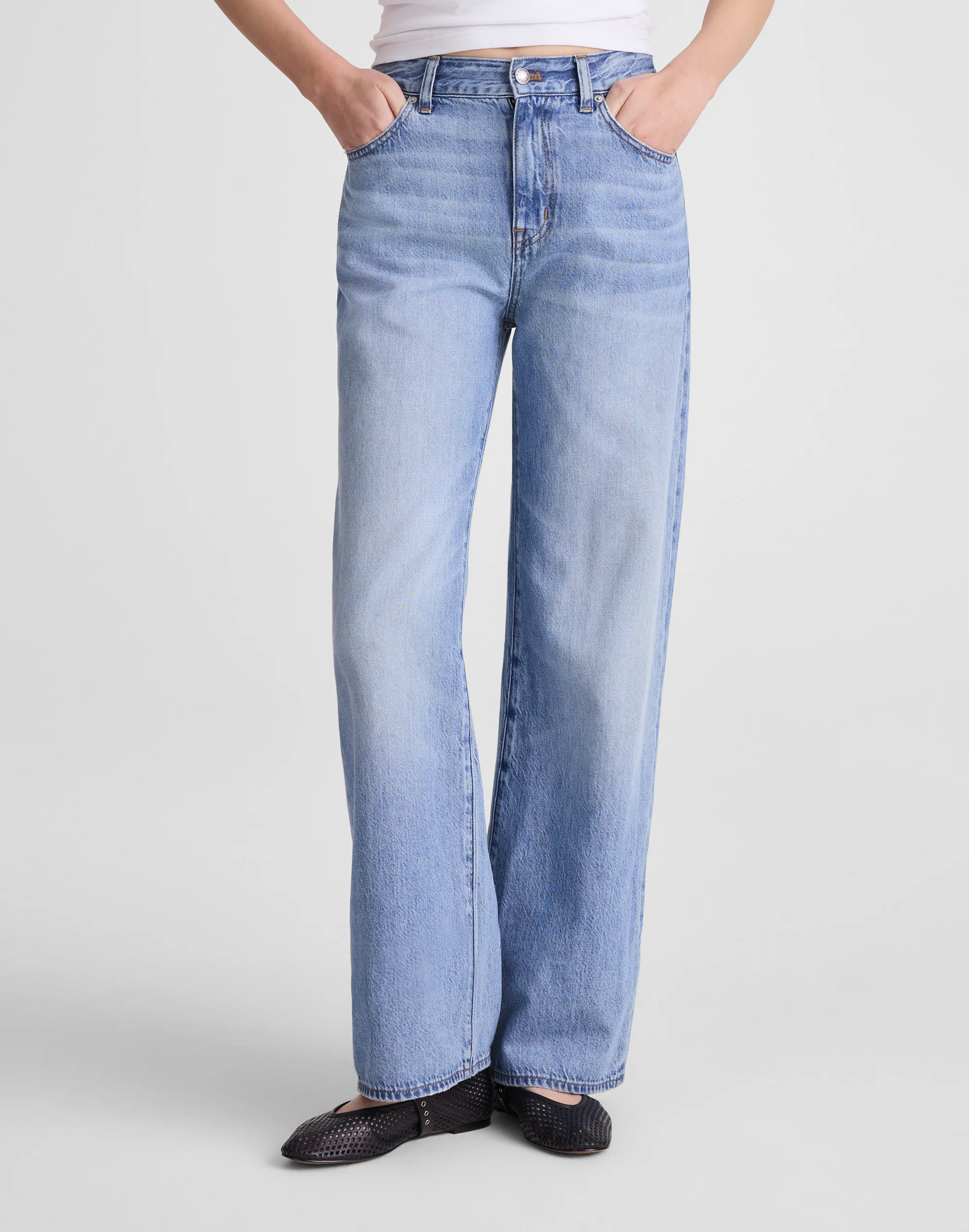 The Perfect Vintage Wide-Leg Jean in Airy Denim