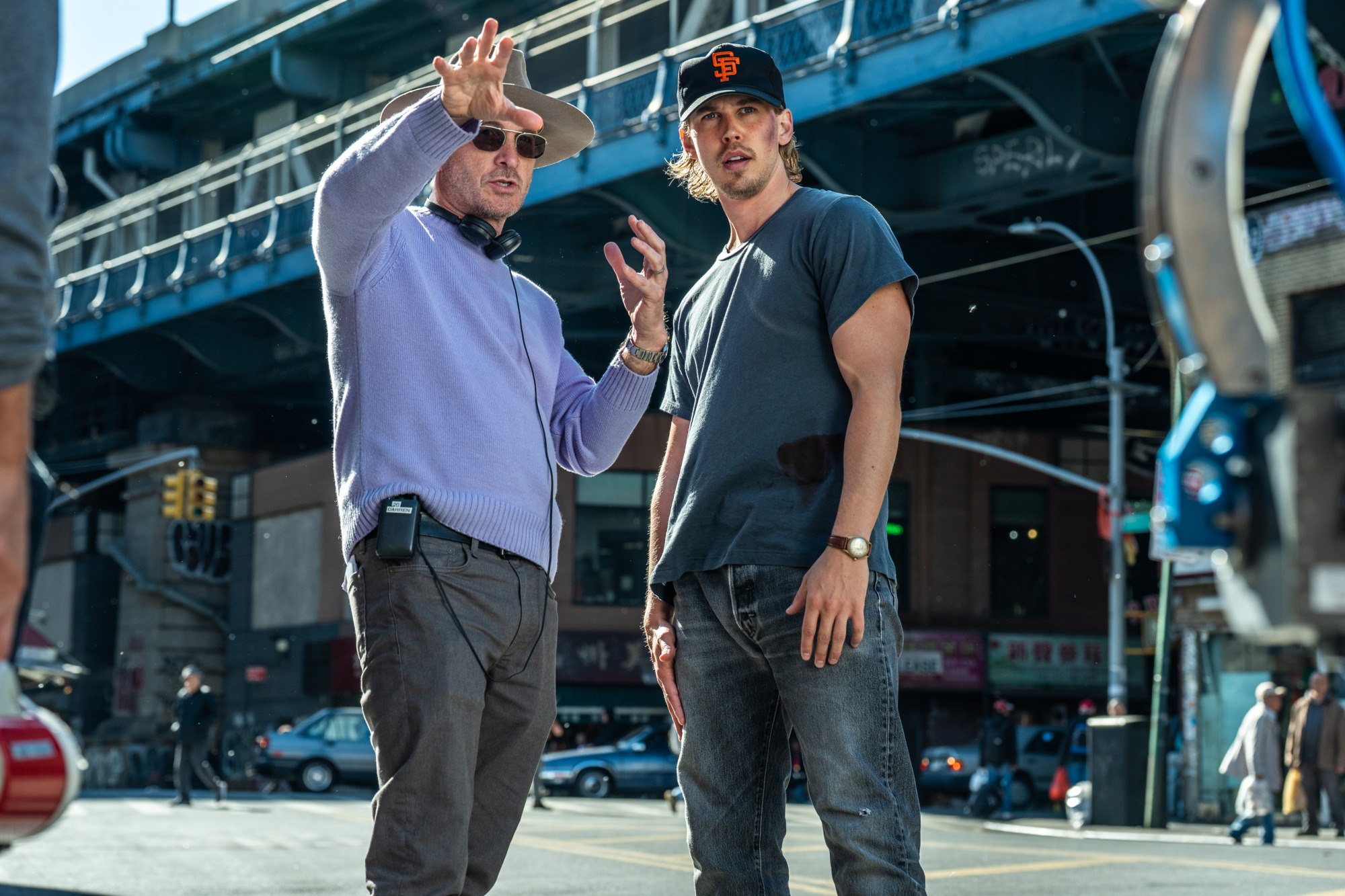 Darren Aronofsky and Austin Butler on the Caught Stealing set