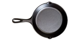 Lodge 20cm Round Skillet, an all black pan