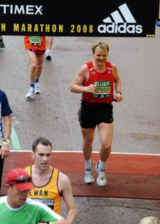 Gordon Ramsay runs penultimate marathon