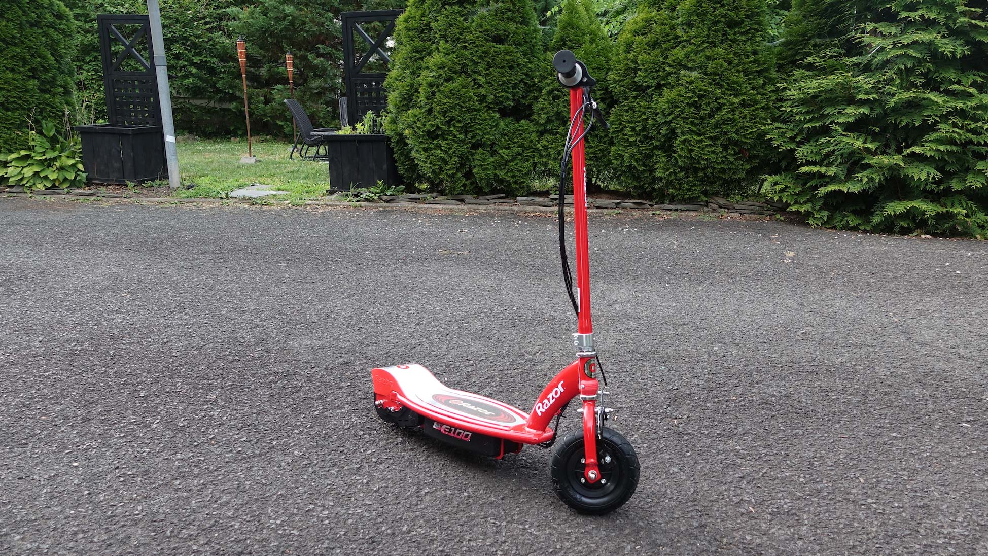 best electric scooter: Razor E100 electric scooter