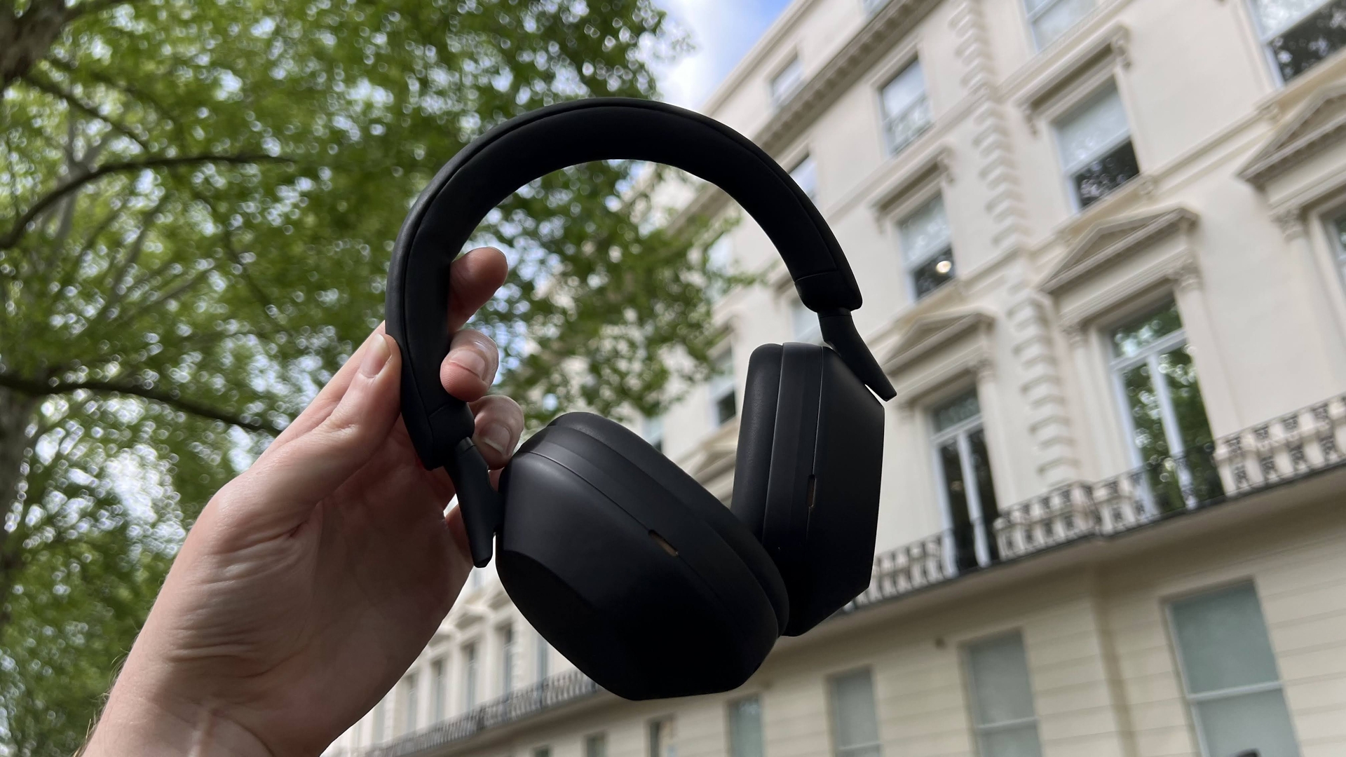 The noise canceling Sony WH-1000XM5 headphones