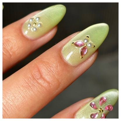 green nails with a velvet finish