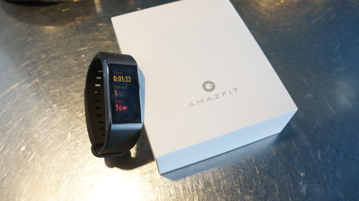 AMAZFIT BIP 3 : Unboxing & Review (Lightweight & Large Display) 