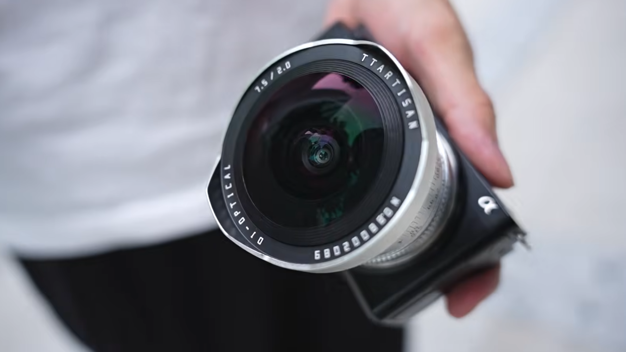 TTArtisan 7.5mm F2.0 Fisheye Lens Offers Ultra-Wide View Affordably