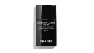 Chanel Perfection Lumière Velvet Smooth-Effect Makeup