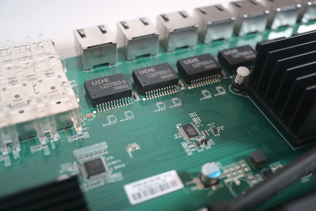EnGenius ECS2512FP