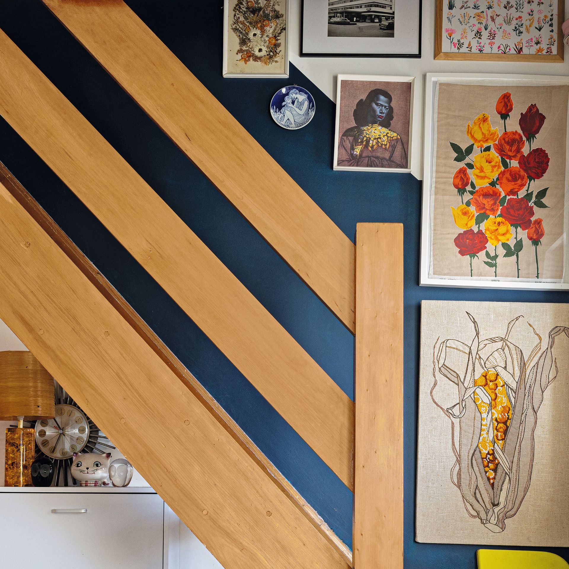 This hack that uses a fork to help you hang art is genius This hack that uses a fork to help you hang art is genius