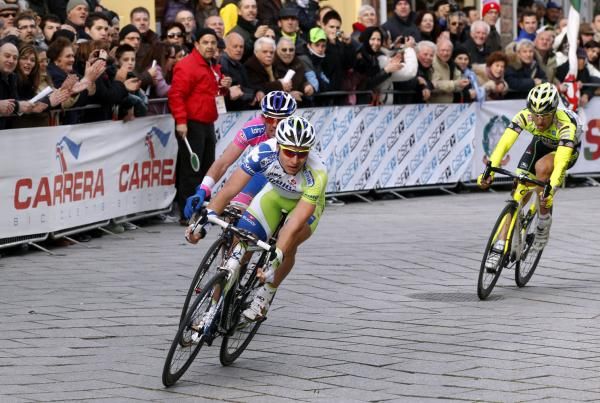 Sagan leads the chasers home