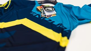 Close up on the MT500 Lite jersey from Endura
