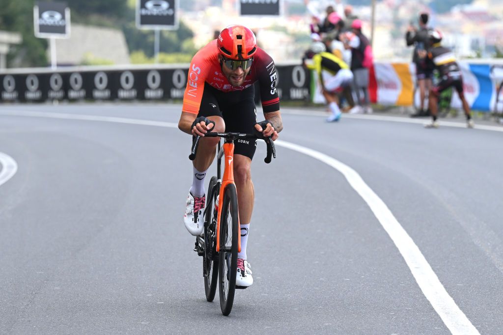 Filippo Ganna launches a late-race attack on stage 4 at the Giro d&#039;Italia