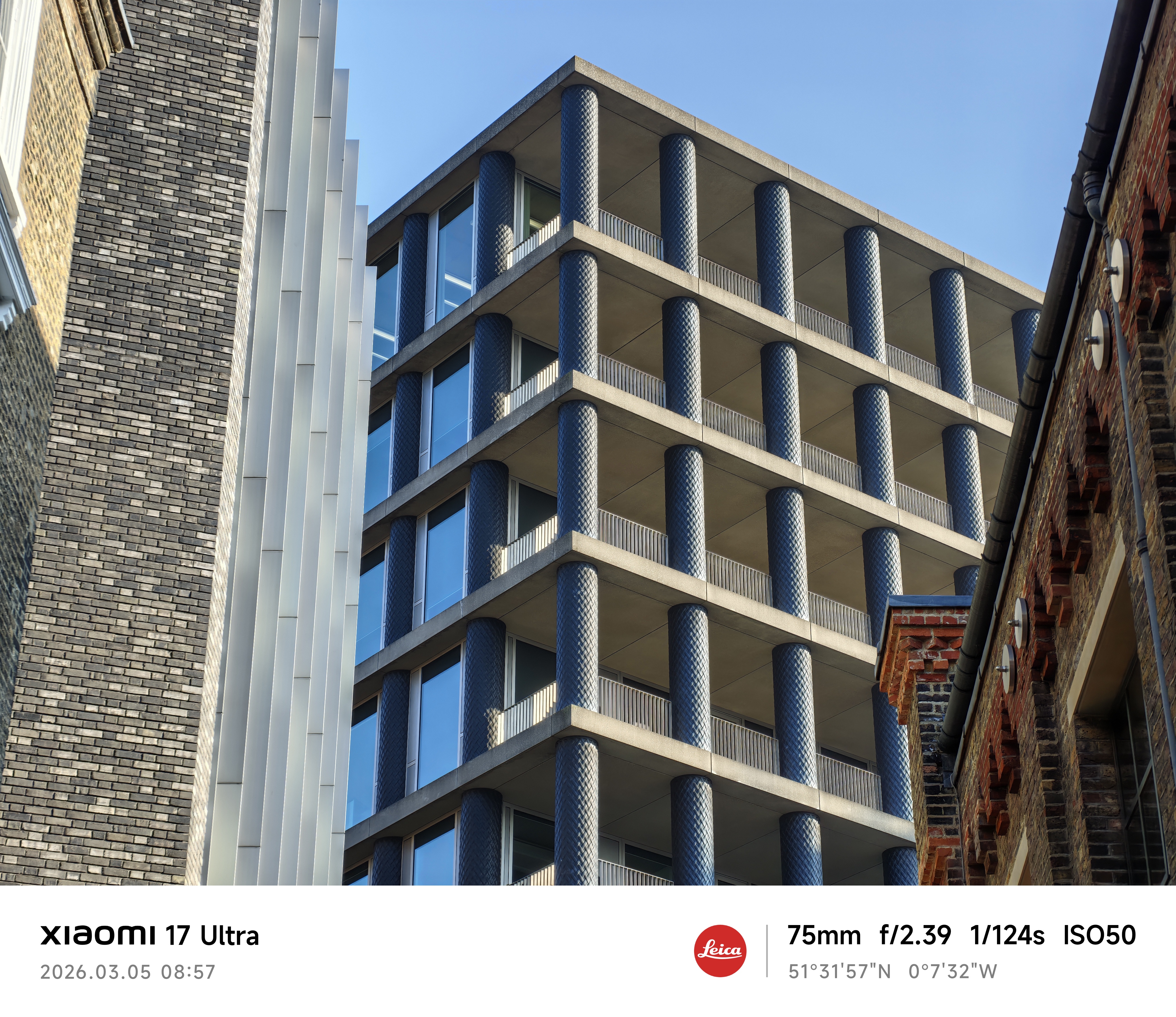 Xiaomi 17 Ultra camera sample highrise zoom 3.2x