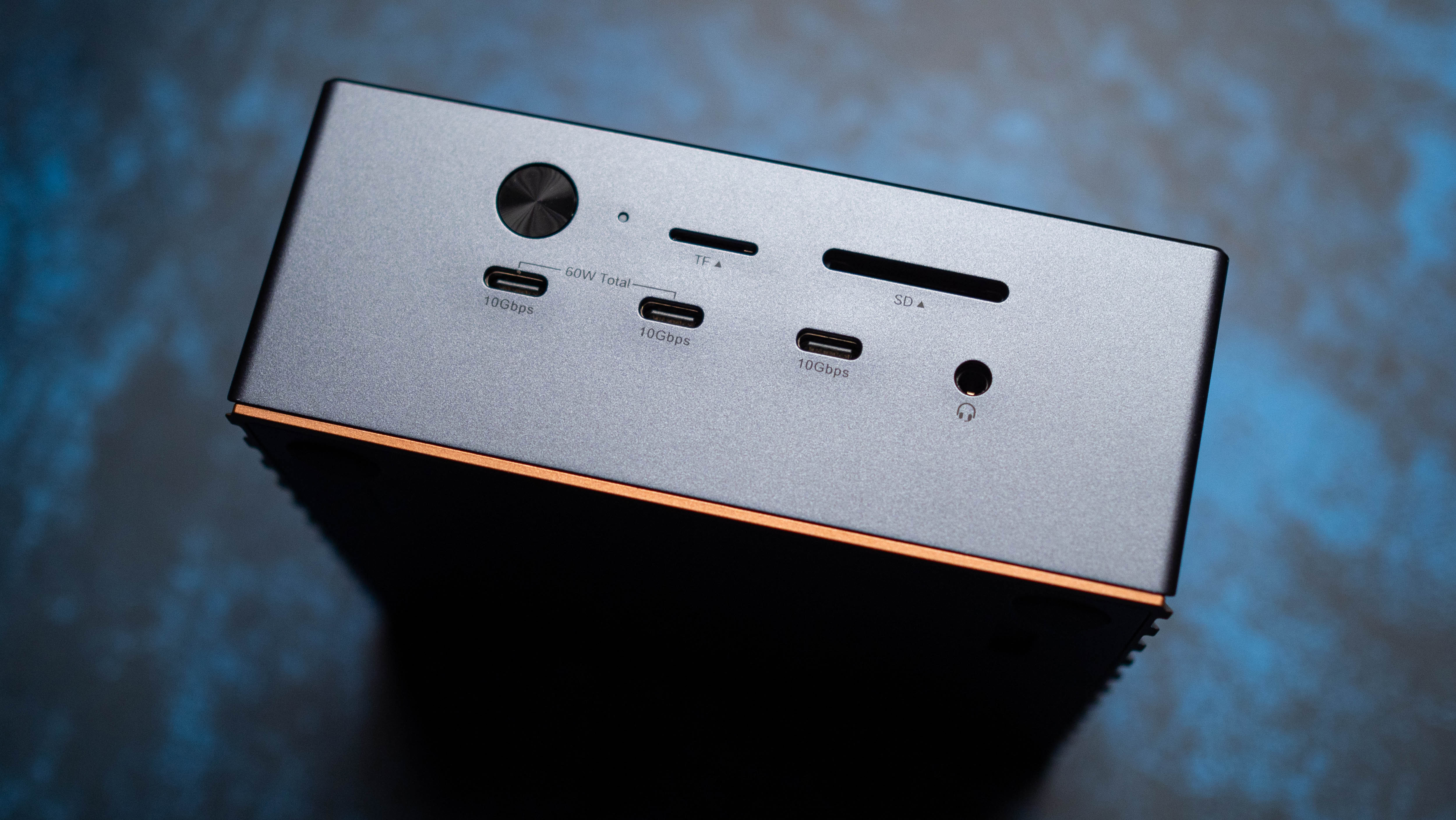 UGREEN 17-in-1 Maxidok Thunderbolt 5 review on Android Central