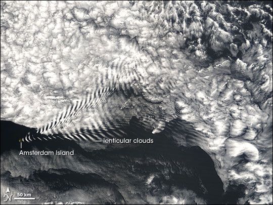 Amsterdam Island cloud waves