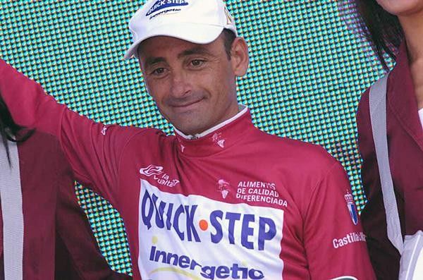 Paolo Bettini (Quick.Step - Innergetic) in the points jersey.
