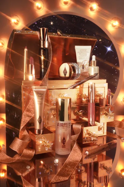 Charlotte Tilbury, calendário do advento para maquiagem e cuidados com a pele do baú do tesouro da beleza de Charlotte